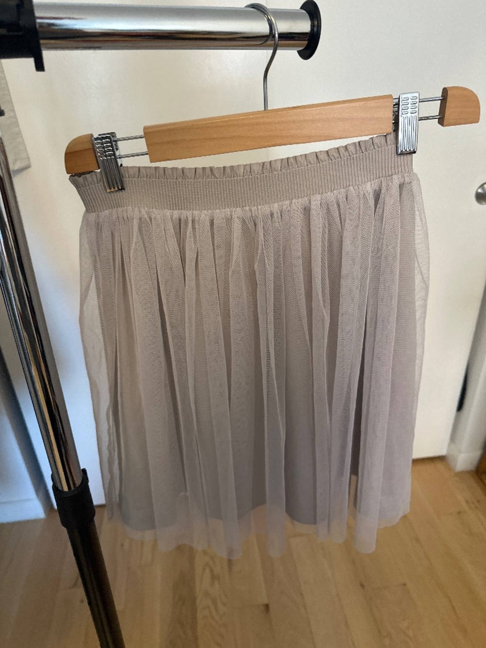 Uniqlo Grey Tulle skirt